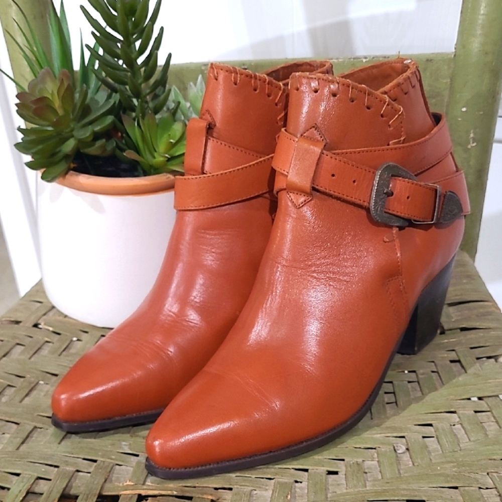 dingo Cognac Leather Ankle Booties with Buckle